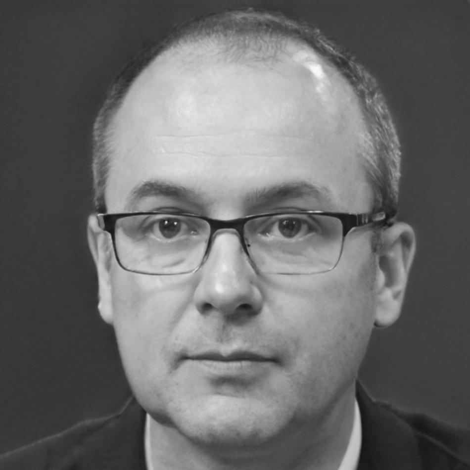 Retrato profesional de analista financiero